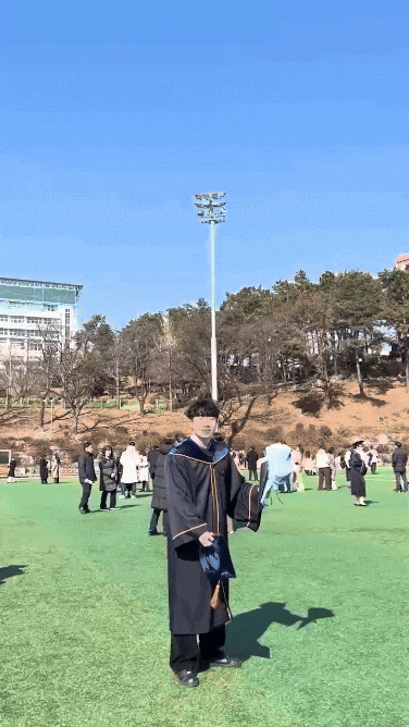 학사모 투척짤