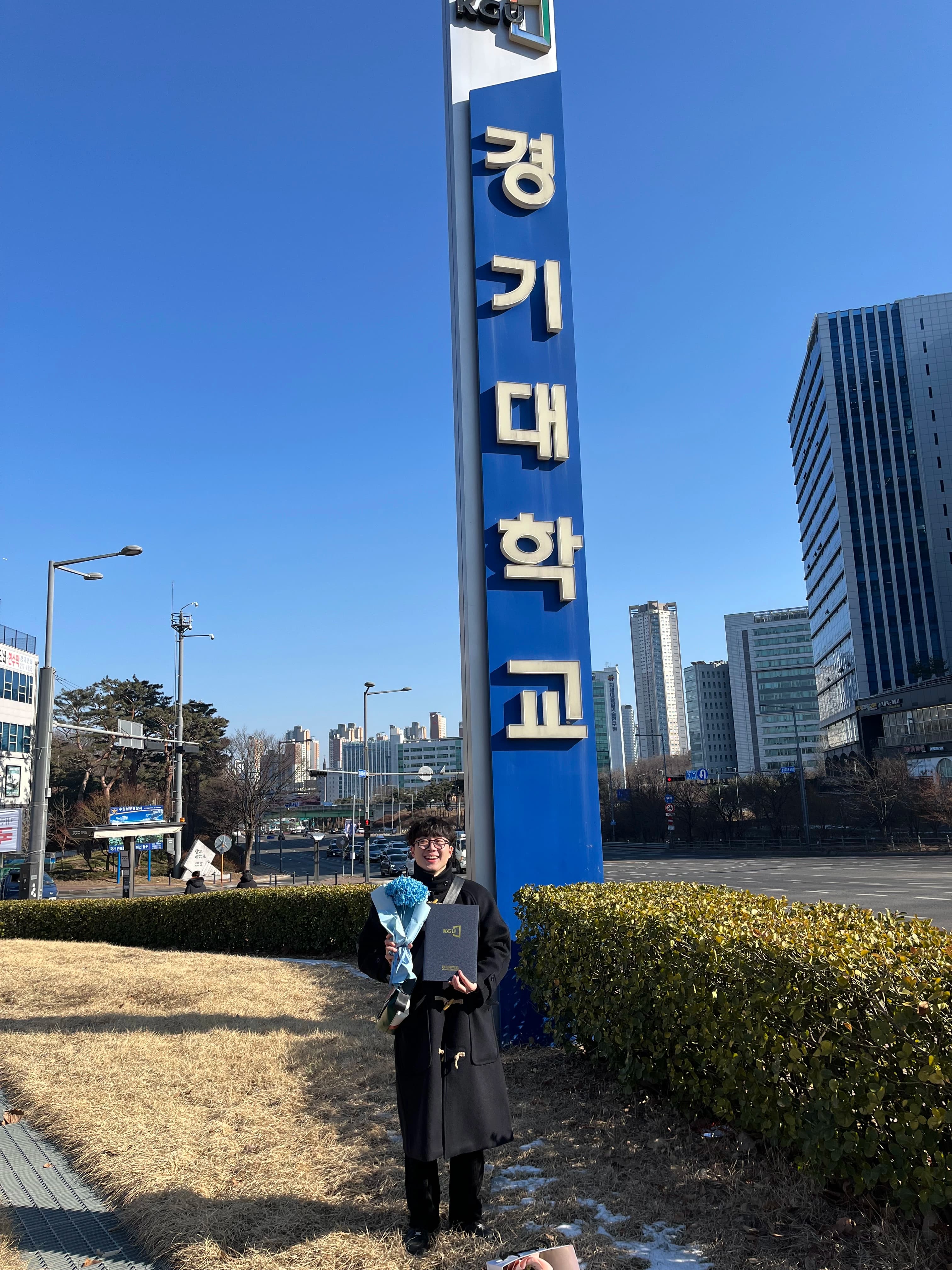 우리 학교 후문에 있는 이정표(?)